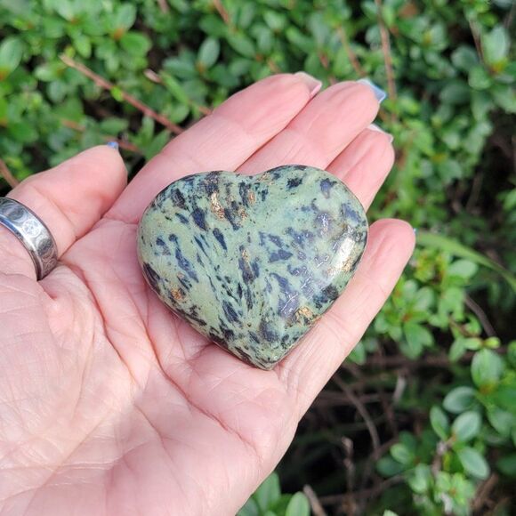 Dragon Jade Dragi Gemstone Crystal Heart - Picture 2 of 3
